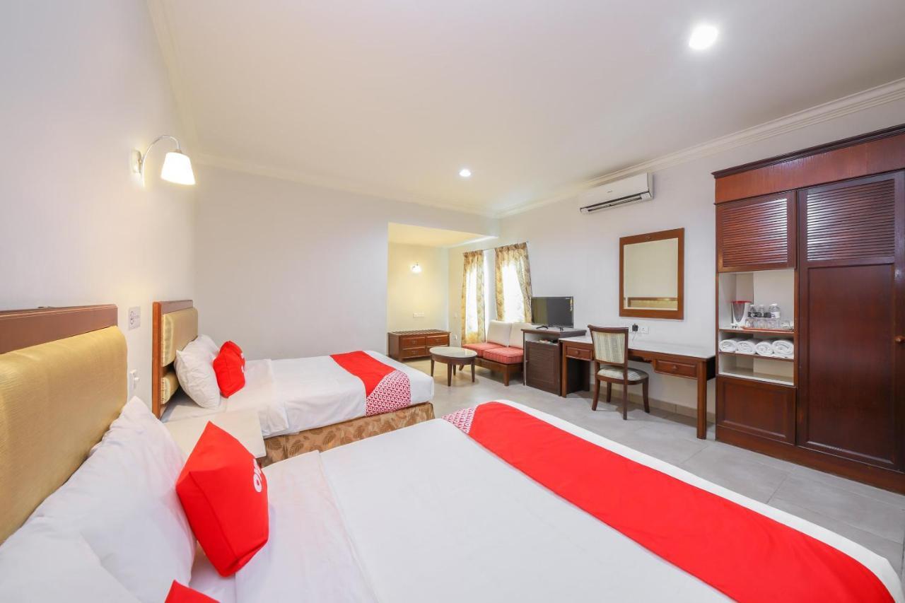 Oyo 89679 Dream Garden Resort Ayer Hangat Extérieur photo