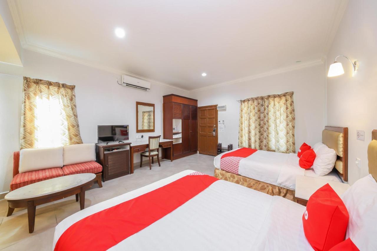 Oyo 89679 Dream Garden Resort Ayer Hangat Extérieur photo