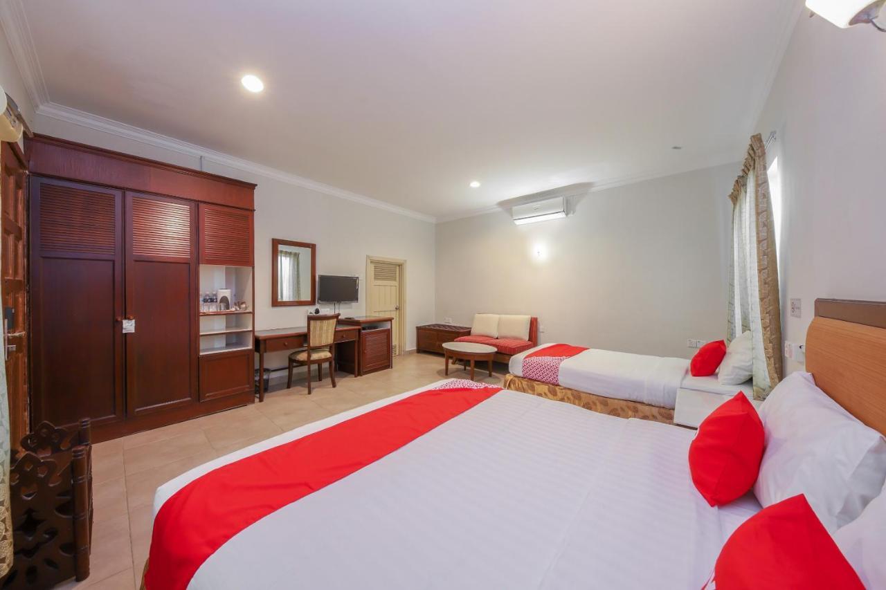 Oyo 89679 Dream Garden Resort Ayer Hangat Extérieur photo
