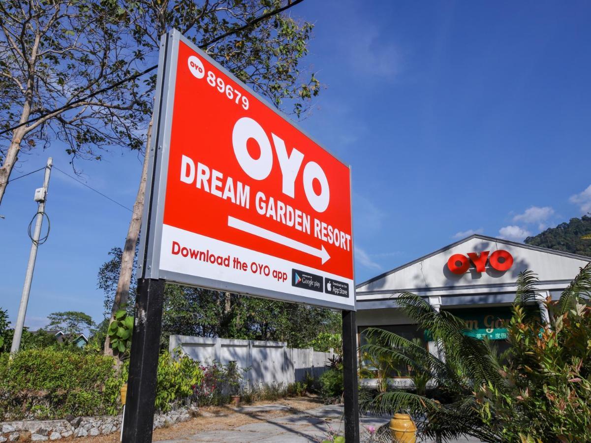 Oyo 89679 Dream Garden Resort Ayer Hangat Extérieur photo